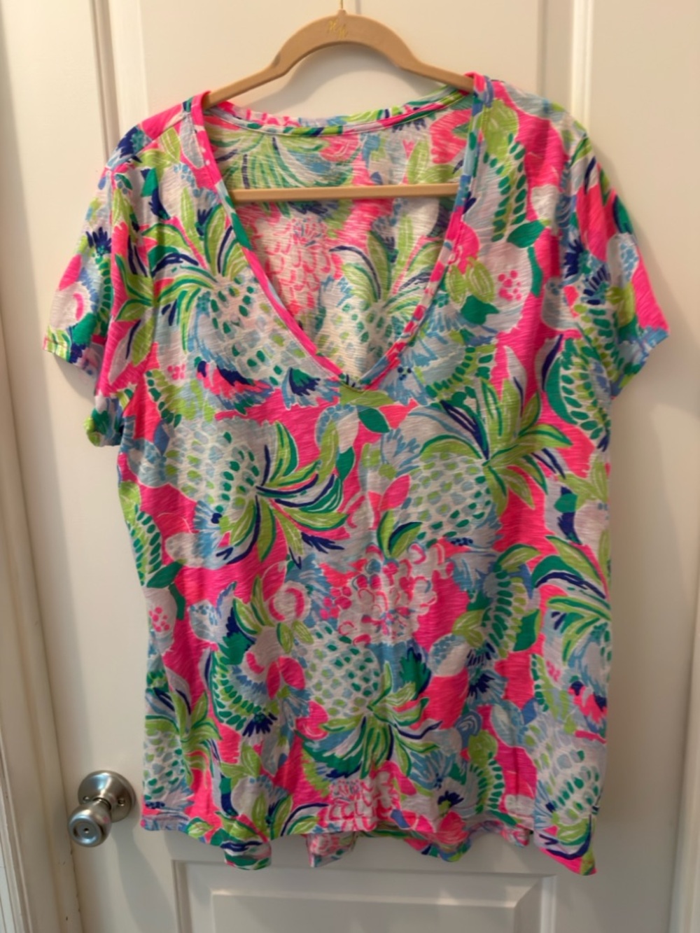 Lilly Pulitzer Pink Multi Tropical V-Neck Short Sleeve Tee
